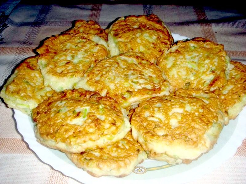 Куринные котлеты с кабачком