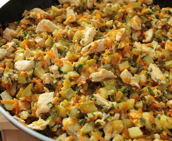 Куриное филе с кабачками