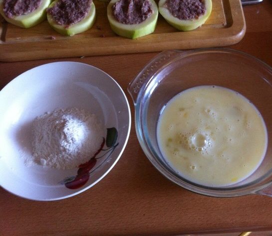 Кабачки в кляре с фаршем: готовим кляр