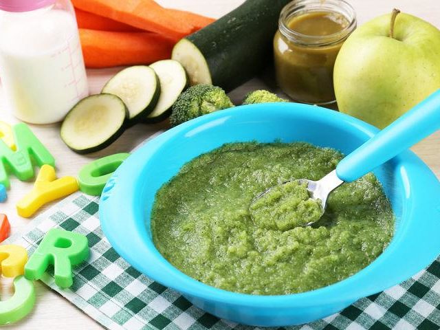 Как приготовить кабачок для первого прикорма ребенка? Рецепты блюд из кабачков для детей: пюре, оладей, супа, суфле, котлеток, запеканки, икры