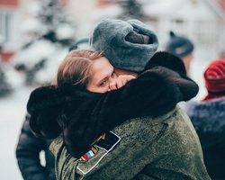 Проводы в армию: прикольный сценарий, традиции, приметы, подарки, плакаты. Как провожать в армию сына?
