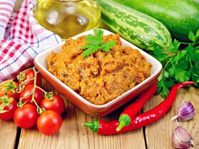 Икра из кабачков на зиму: лучшие рецепты с майонезом, баклажанами, морковью, яблоками, тыквой. Как приготовить вкусную икру из кабачков в мультиварке, духовке, детям?