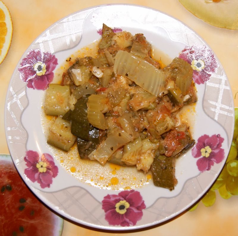 Очень простой рецепт - цуккини с сельдереем