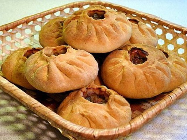 Как готовить беляши на сковороде пышные с мясом? Как приготовить настоящие татарские беляши с мясом на сковороде и в духовке?