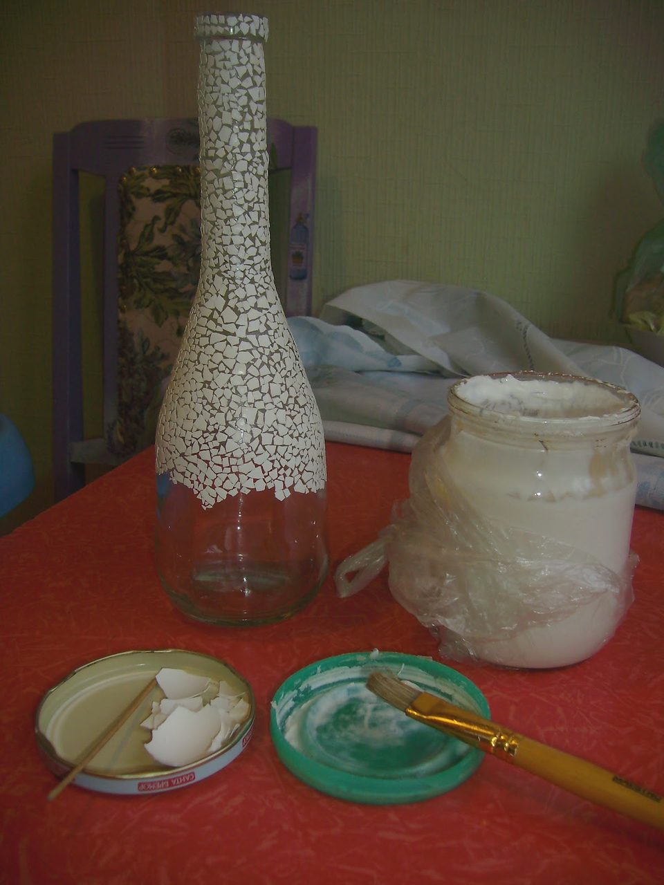 Обрабатывайте декупажем бутылку с горлышка