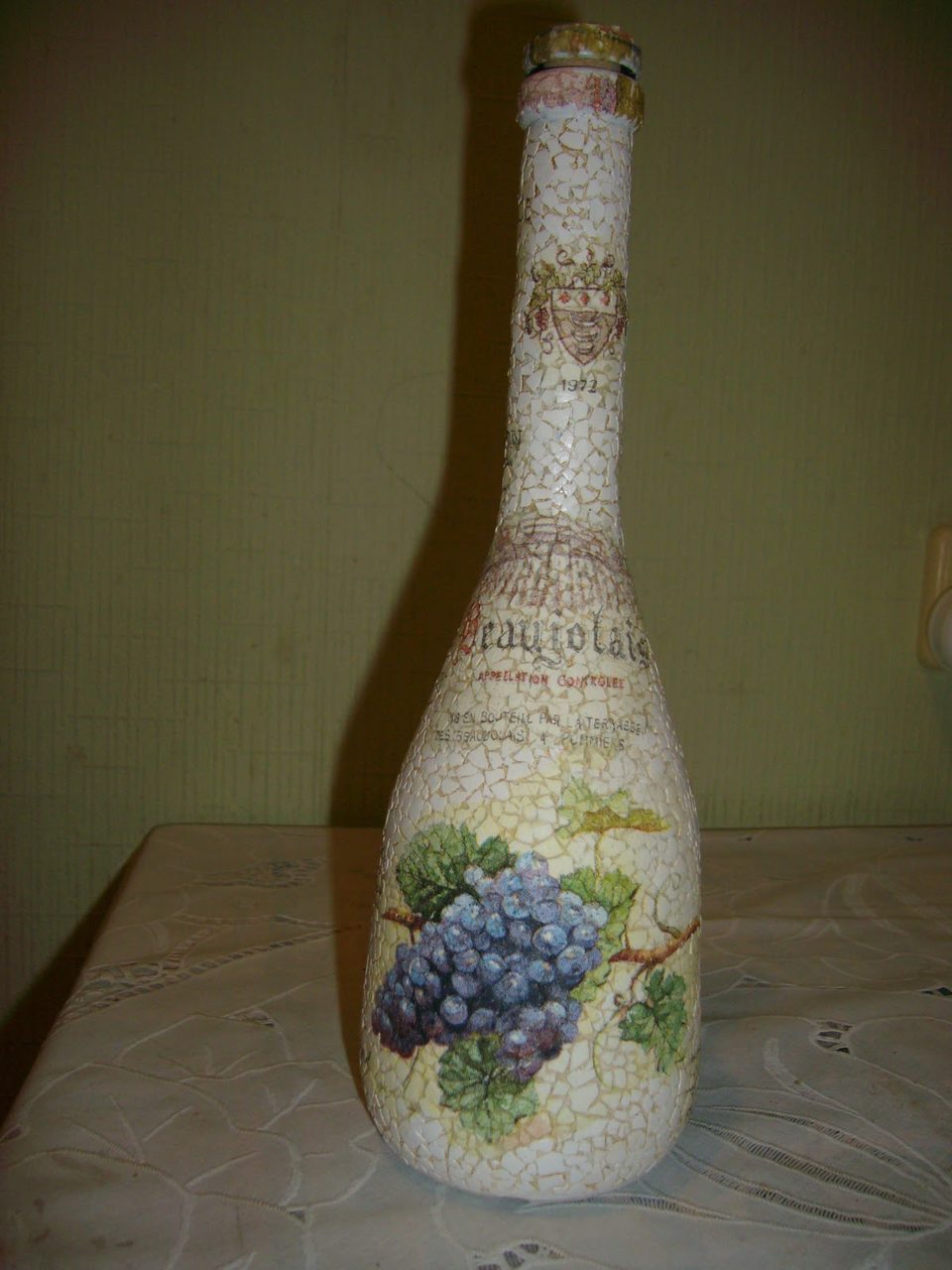 Бутылка после декупажа картинками