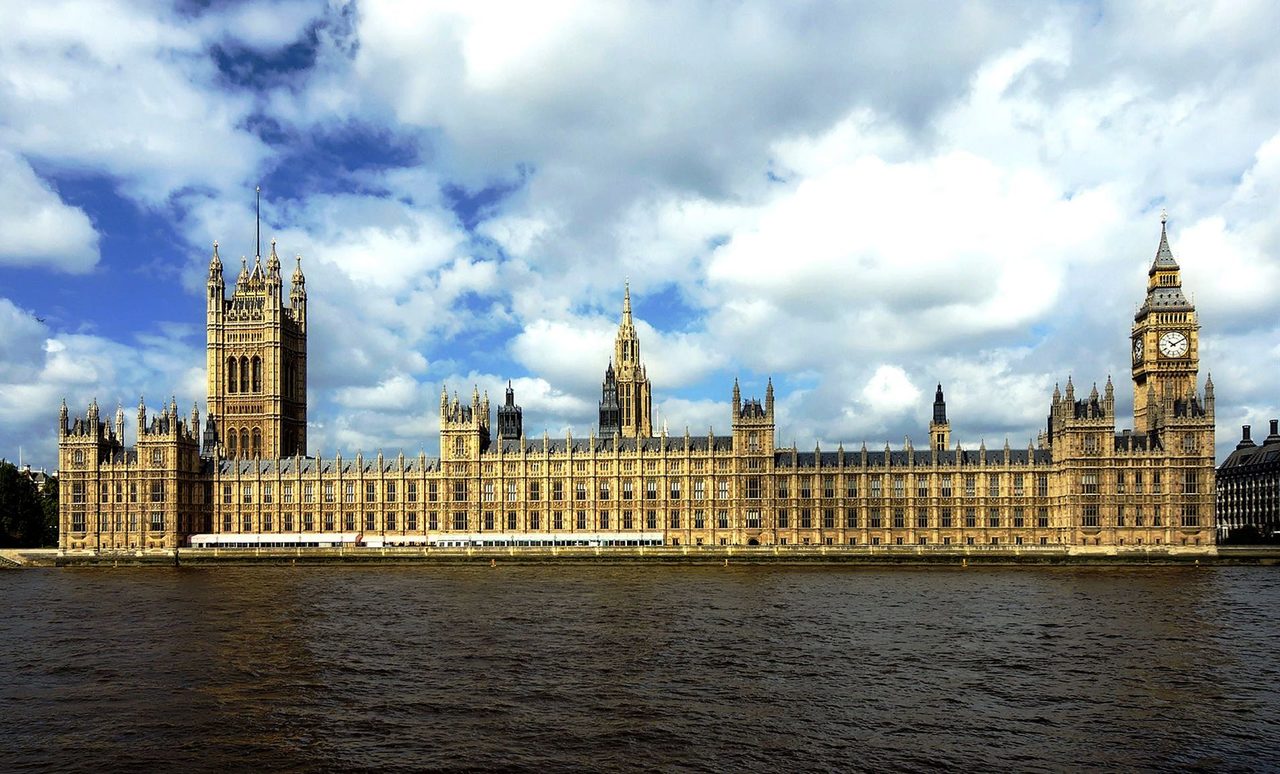 Здание парламента великобритании в лондоне
