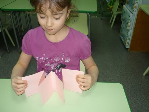 Как сделать книжку малышку своими руками для школы: шаг 6