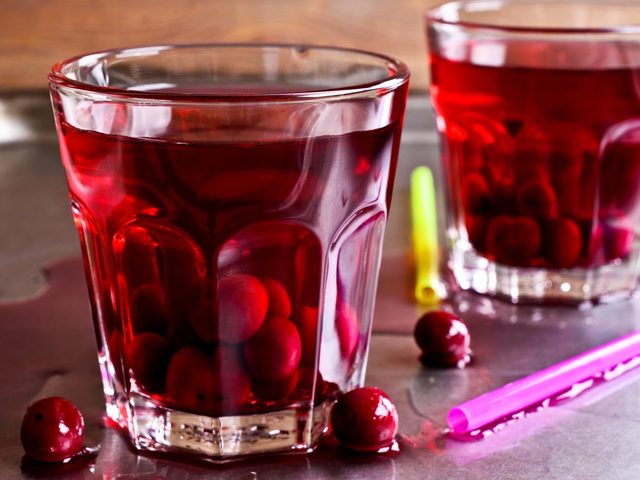 8 лучших рецептов компота из вишни на зиму. Как приготовить компот из вишни и малины, шелковицы, яблок, черешни, сливы, апельсина, клубники, смородины, мяты на зиму?