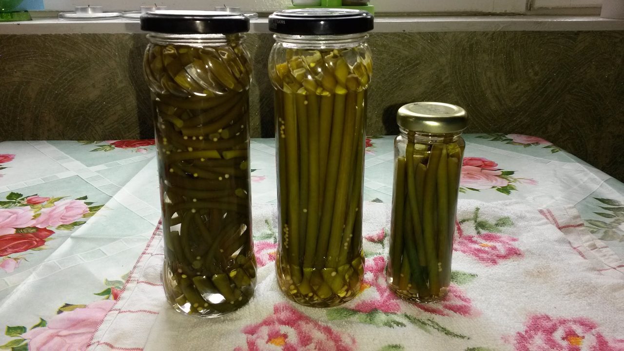 Стрелки чеснока, маринованные по-корейски.