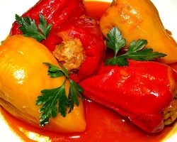 Самые вкусные рецепты сочных фаршированных перцев с мясом и рисом, куриным фаршем, с сыром, творогом, чесноком,  зеленью, капустой, грибами, овощами, яйцом. Перец фаршированный в мультиварке, аэрогриле, духовке, скороварке, пароварке, кастрюле: рецепты