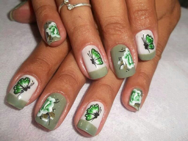 Нарисовать бабочек шеллаком, так же легко, как и гель лаком