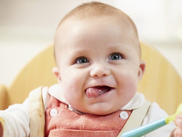 Чем можно кормить ребенка в 7 месяцев? Меню, рацион и режим питания ребенка в 7 месяцев при грудном и искусственном вскармливании