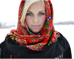 25 разных способов красиво и модно завязать шарф на голове летом, мусульманке, с пальто? Стильные прически с шарфом на голове