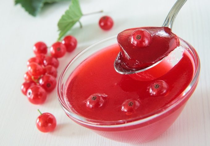 Кисель из клюквы считается низкокалорийным продуктом