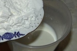 Размешиваем крахмал