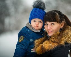 Шапка спицами для мальчика на весну, осень, зиму: описание и схема. Как связать детскую шапку для мальчика спицами шлем, ушанку, миньон, с шарфом?