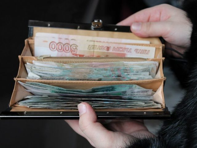 Как выбрать кошелек по знаку зодиака? Какой цвет кошелька притягивает деньги по знаку зодиака?