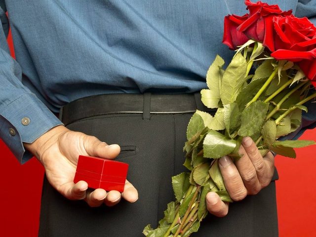 Как заставить или просить любовника дарить подарки? Почему любовник не дарит подарков или перестал дарить: консультация психолога