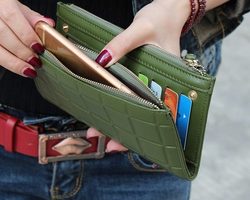 Когда покупать новый кошелек по лунному календарю в 2025 году: даты. В какой лунный день лучше покупать кошелек в 2025 году, чтобы деньги водились: таблица