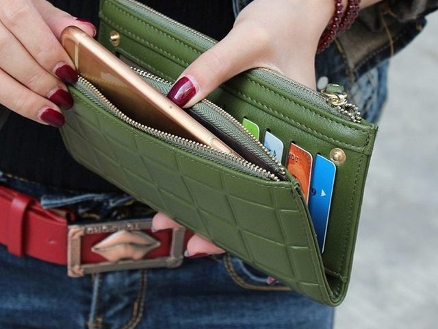 Когда покупать новый кошелек по лунному календарю в 2025 году: даты. В какой лунный день лучше покупать кошелек в 2025 году, чтобы деньги водились: таблица