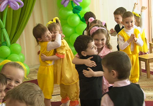 Для малышей утренник должен стать днем добра