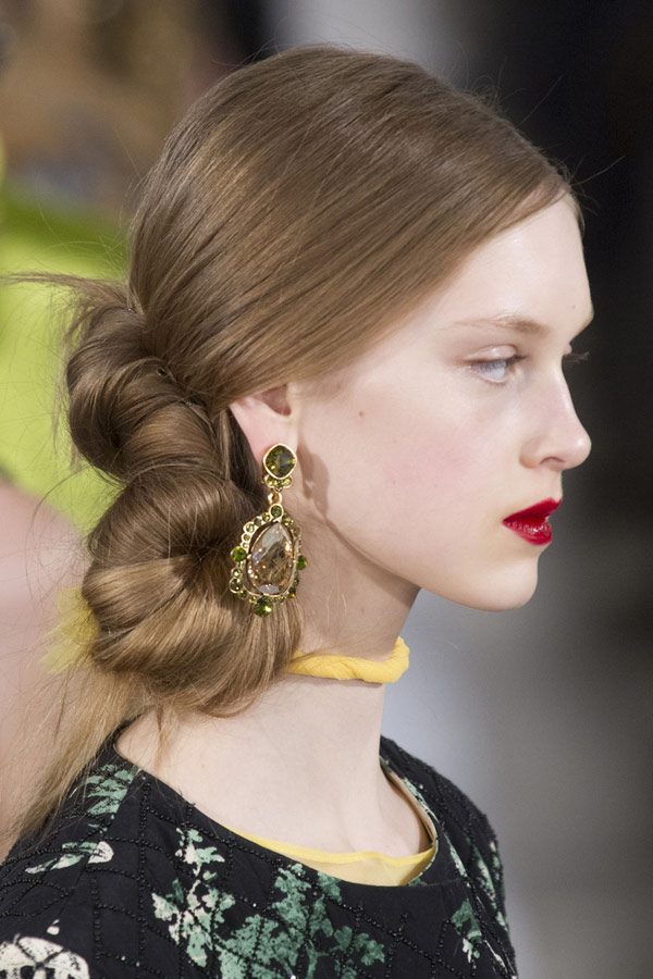 Серьги с крупным камнем от oscar de la renta