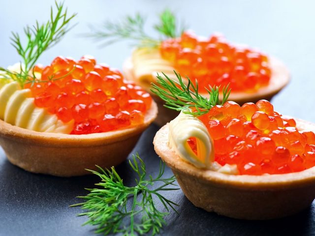 Вкусные тарталетки канапе с рыбной икрой для праздничного фуршета: рецепты с фото. Тарталетки с рыбной икрой к праздничному столу: рецепты начинки