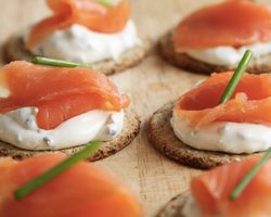 Вкусные тарталетки канапе с морепродуктами для праздничного фуршета: рецепты с фото. Тарталетки с начинкой из морепродуктов к праздничному столу: рецепты салатов из морепродуктов для начинки