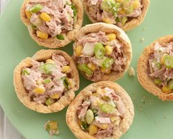 Вкусные тарталетки канапе и жульен с курицей для праздничного фуршета: рецепты с фото. Тарталетки с начинкой из курицы к праздничному столу: рецепты салатов из курицы для начинки