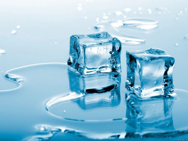 Святая вода – молитвы, заговоры и обряды на исцеление, от болезней, сглаза, на любовь, торговлю, работу, деньги. Молитва на принятие просфоры и святой воды