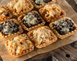 Вкусные тарталетки канапе и жульен с грибами для праздничного фуршета: рецепты с фото. Тарталетки с начинкой из грибов к праздничному столу: рецепты грибных салатов для начинки