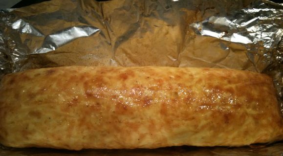 Рулет из омлета с мясным фаршем: готов!