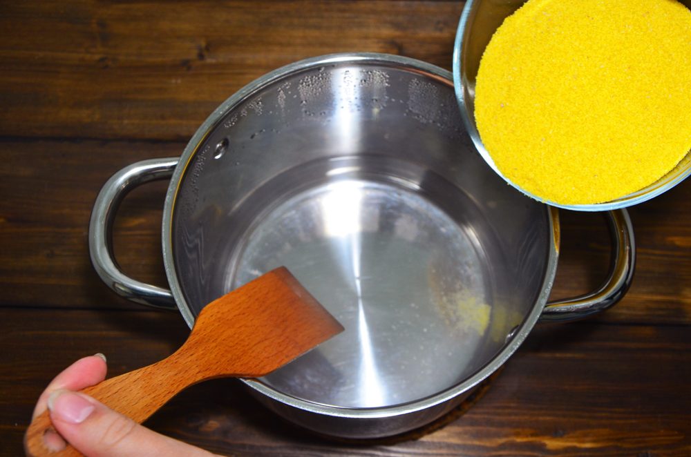 Не забудьте сварить поленту для мяса