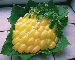 Салат Тиффани с курицей и виноградом: классический пошаговый рецепт с фото. Как приготовить салат Тиффани с грибами, мясом, кедровыми и грецкими орехами, ананасом и черносливом: слои