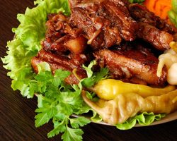 Рецепты мяса в красном и белом вине в духовке, мультиварке на сковороде. Как замариновать мясо в вине, запечь и потушить: лучшие рецепты