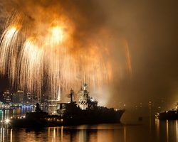 Как нарисовать праздничный Парад военных кораблей на Параде Победы? Как нарисовать военный корабль карандашом и красками для ребенка поэтапно?