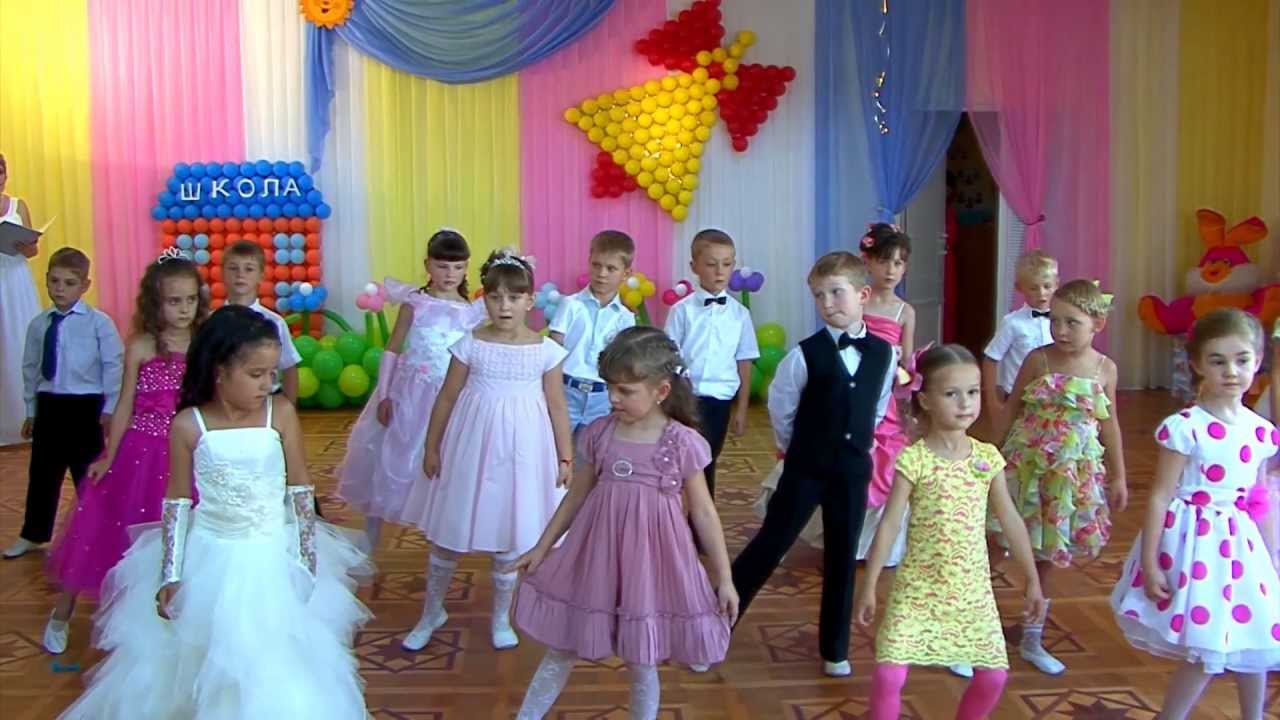 Выпускной утренник не может обойтись без песен и танцев.