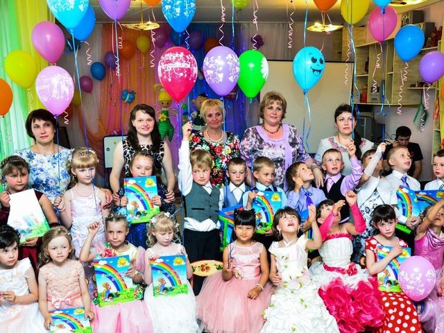 Выпускной утренник в детском саду: сценарий и проведение праздника. Слова благодарности и поздравления родителям и воспитателям детского сада на выпускной в детском саду