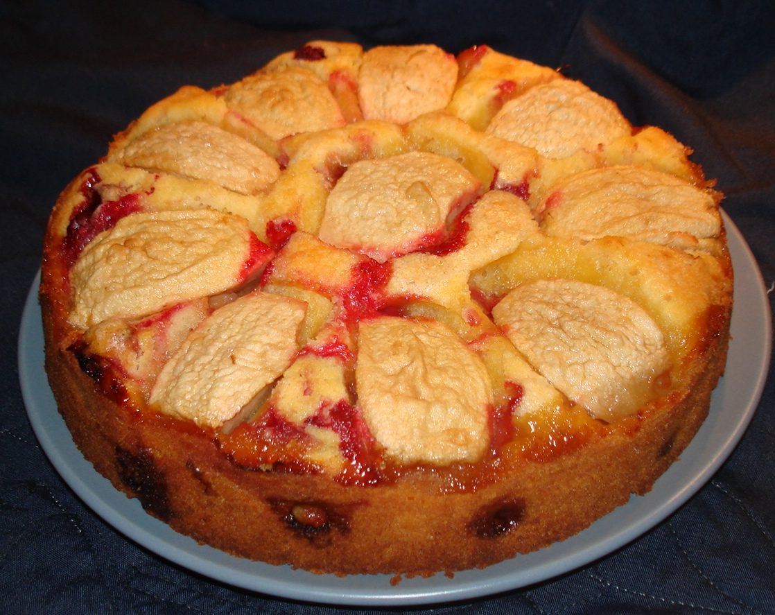 Творожная шарлотка с манкой