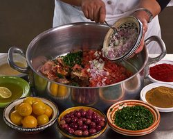 2/3 стакана сыпучих продуктов и жидкости — это сколько граммов или столовых ложек: мера, фото. Как отмерить муку, сахар без весов стаканом?