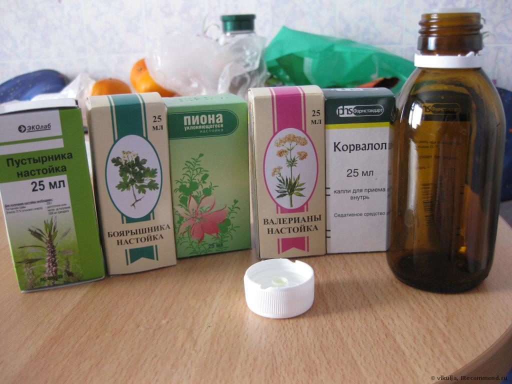 Коробки с жидкими лекарствами, у которых нет дозатора