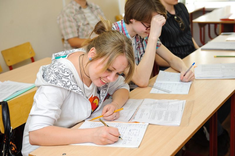 Какие экзамены нужно сдавать при поступлении в школу милиции после 11 класса?