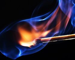 Интересные и необычные способы зажечь спичку. Как зажечь спичку без коробка в домашних условиях?