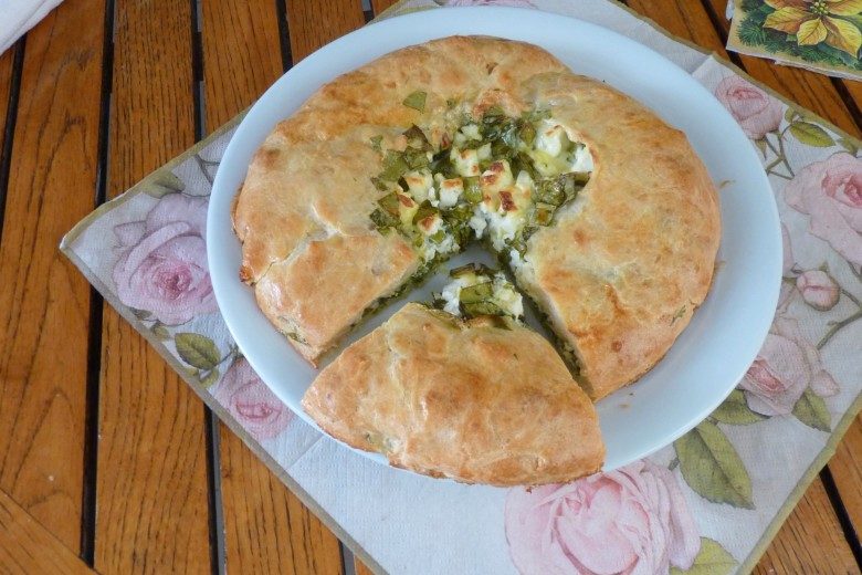 Пирог с щавелем и сыром