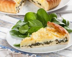 Пироги и пирожки со щавелем: лучшие рецепты, секреты сочной начинки. Как приготовить пирог со щавелем заливной, из слоеного, дрожжевого, песочного теста и на кефире в духовке?