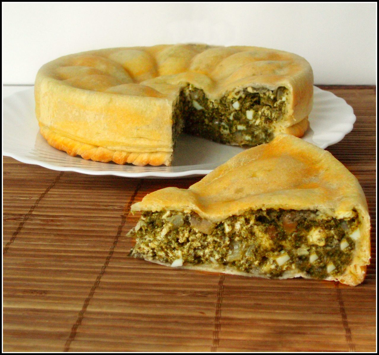 Пирог со щавелем и яйцом