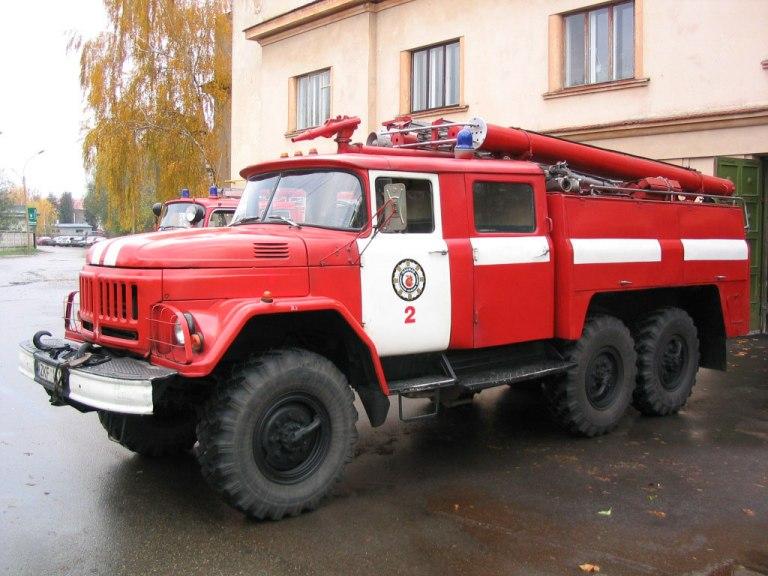 Фото пожарной машины для срисовывания.