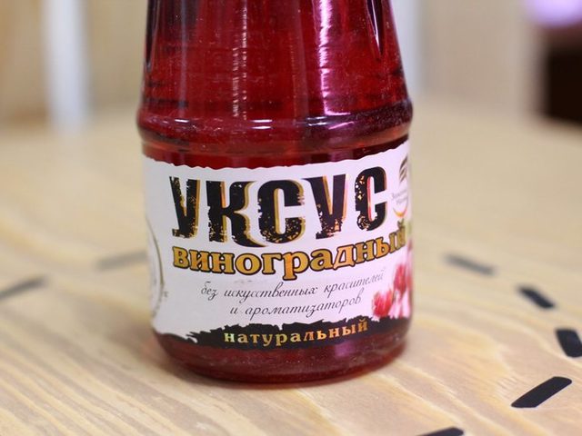 Винный уксус – белый и красный: состав, польза и вред, применение в кулинарии, косметологии, похудении. Чем заменить белый и красный винный уксус в рецепте салата, консервировании, маринаде, выпечке?