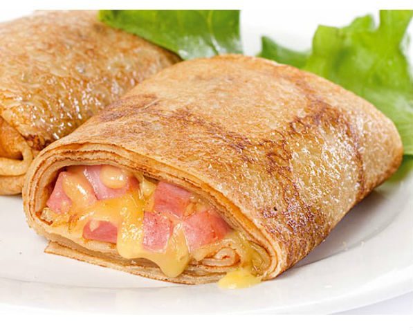 Блинчики с ветчиной и плавленым сыром.